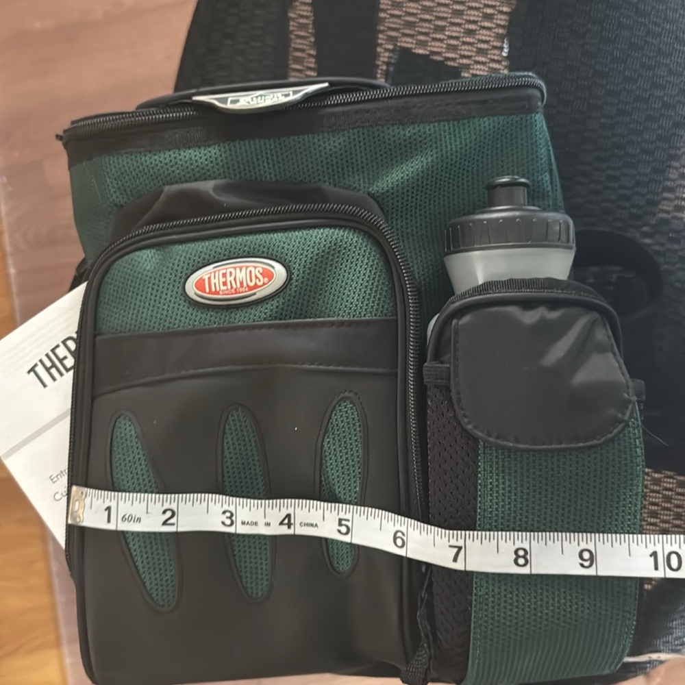 Lunch box With multiple pockets - Picture 11 of 13